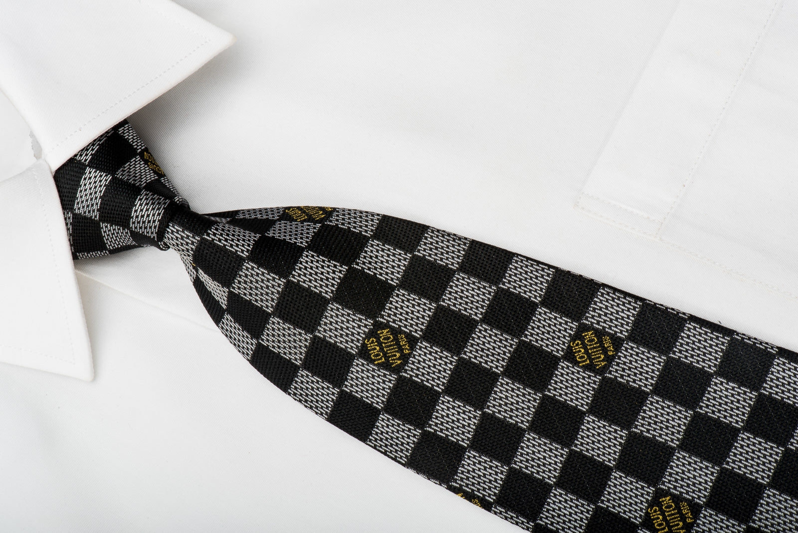 Louis Vuitton Satin Checkerboard Damier Tie Pattern - 100% Silk - Black/Gray